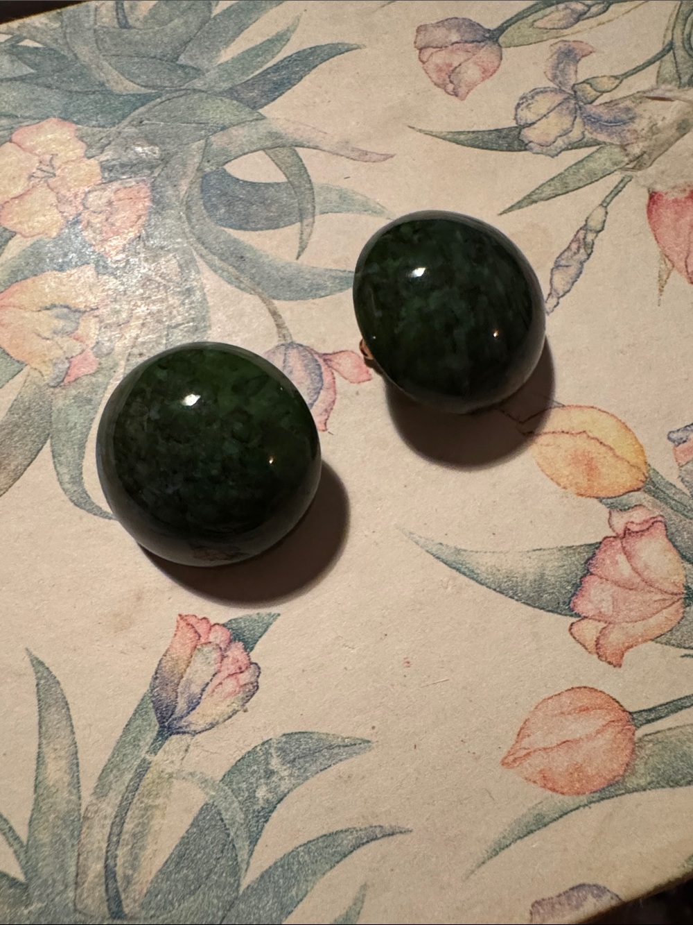 Vintage-Green Stone Round Earrings - Polished Dark Green Jewelry